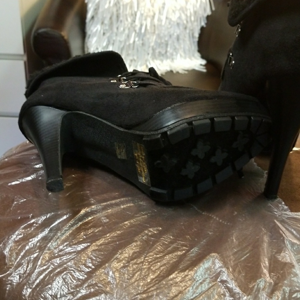 Black Booties - Picture 4 of 7